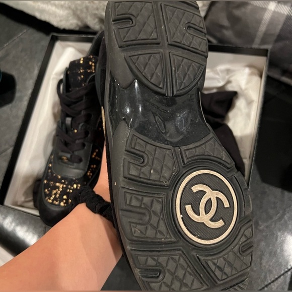 Chanel interlocking sneakers - Picture 7 of 9